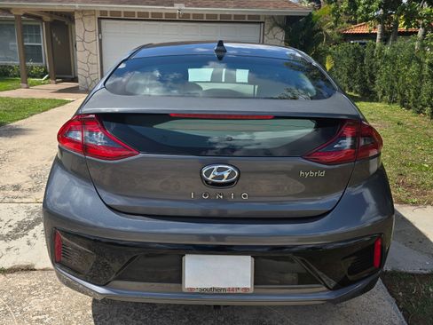 Used 2018 Hyundai Ioniq Limited image 5
