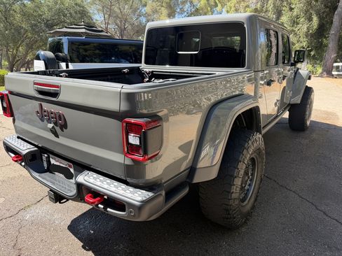 Used 2022 Jeep Gladiator Rubicon w/ LED Lighting Group AWD/4WD image 9