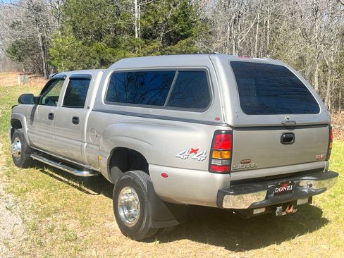 Used 2003 GMC Sierra 3500 SLT w/ SLT Preferred Equipment Group image 4