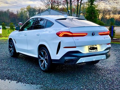 Used 2020 BMW X6 M50i w/ Premium Package AWD/4WD image 2