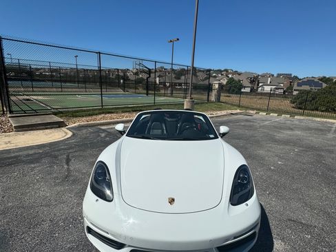 Used 2019 Porsche 718 Boxster Roadster 2D image 14