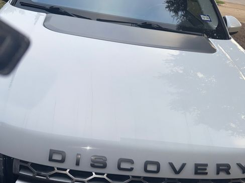 Used 2018 Land Rover Discovery Sport HSE image 2