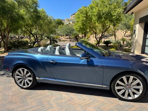 Used 2015 Bentley Continental GT image 24