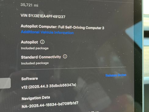 Used 2023 Tesla Model 3 Standard Range image 23
