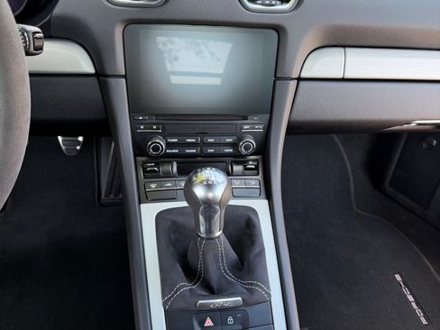 Used 2020 Porsche 718 Cayman GT4 RWD image 19