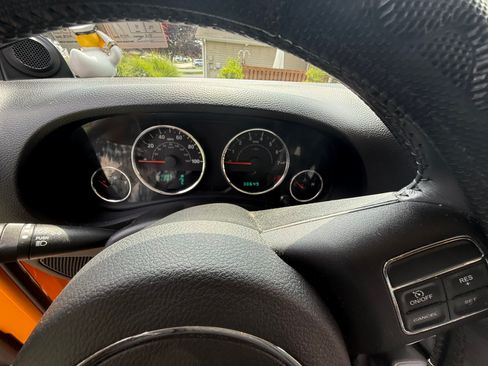 Used 2012 Jeep Wrangler Sahara w/ Connectivity Group AWD/4WD image 12