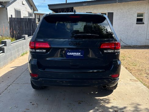 Used 2018 Jeep Grand Cherokee Altitude image 6