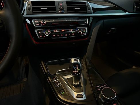 Used 2018 BMW 330e image 12