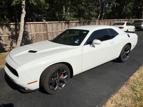 Used 2020 Dodge Challenger SXT w/ Blacktop Package RWD image 11
