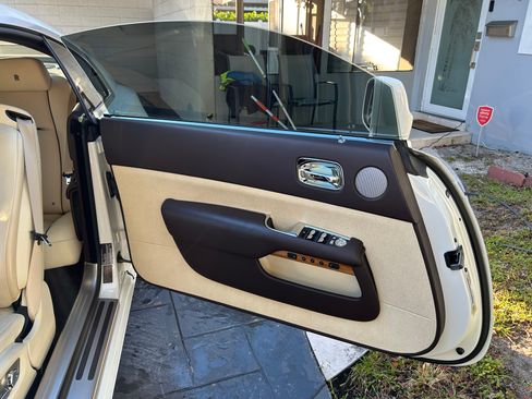 Used 2016 Rolls-Royce Wraith image 17