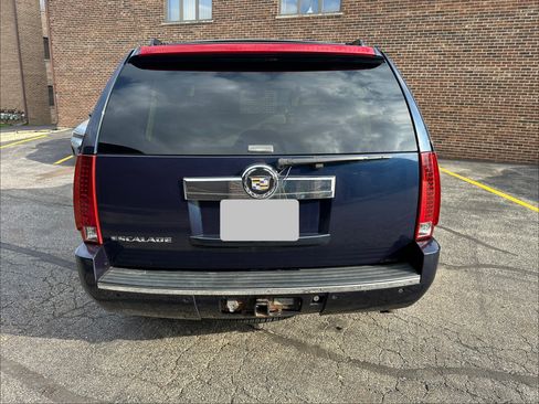 Used 2007 Cadillac Escalade AWD w/ Information Package image 5