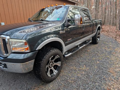Used 2007 Ford F250 Lariat image 1