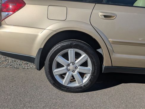 Used 2008 Subaru Outback 2.5i Limited L.L. Bean image 19