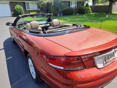 Used 2002 Chrysler Sebring GTC FWD image 9