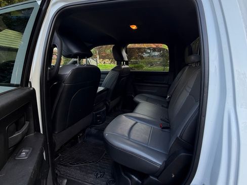 Used 2024 RAM 2500 Tradesman w/ Chrome Appearance Group AWD/4WD image 6