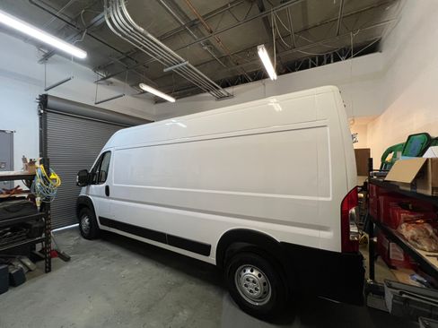 Used 2023 RAM ProMaster 2500 w/ Driver Convenience Group image 6