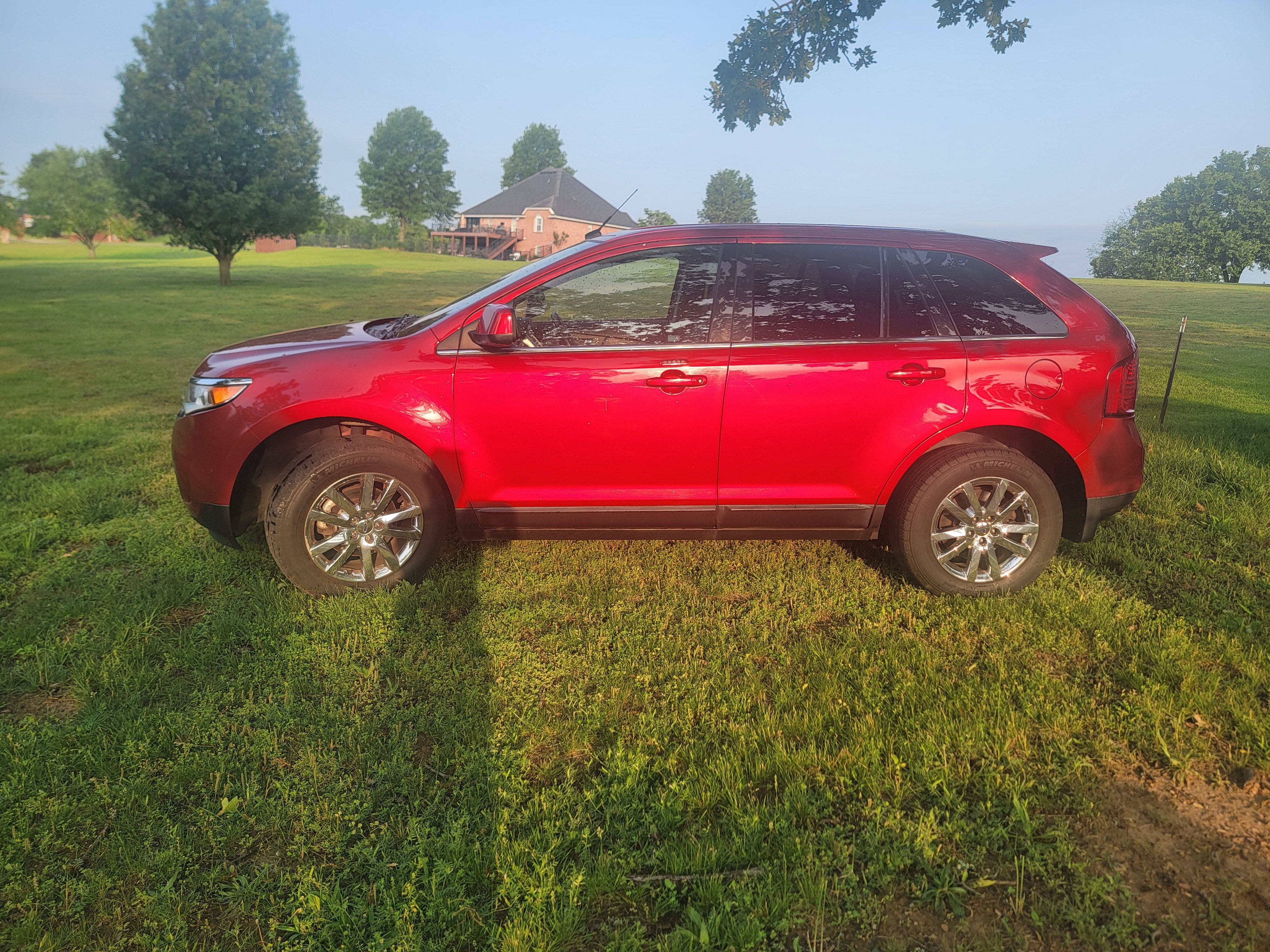 Used 2011 Ford Edge Limited AWD/4WD image 1