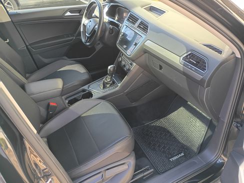 Used 2020 Volkswagen Tiguan SEL image 11