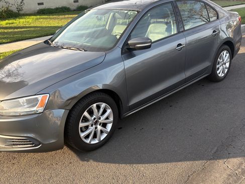 Used 2012 Volkswagen Jetta SE image 16