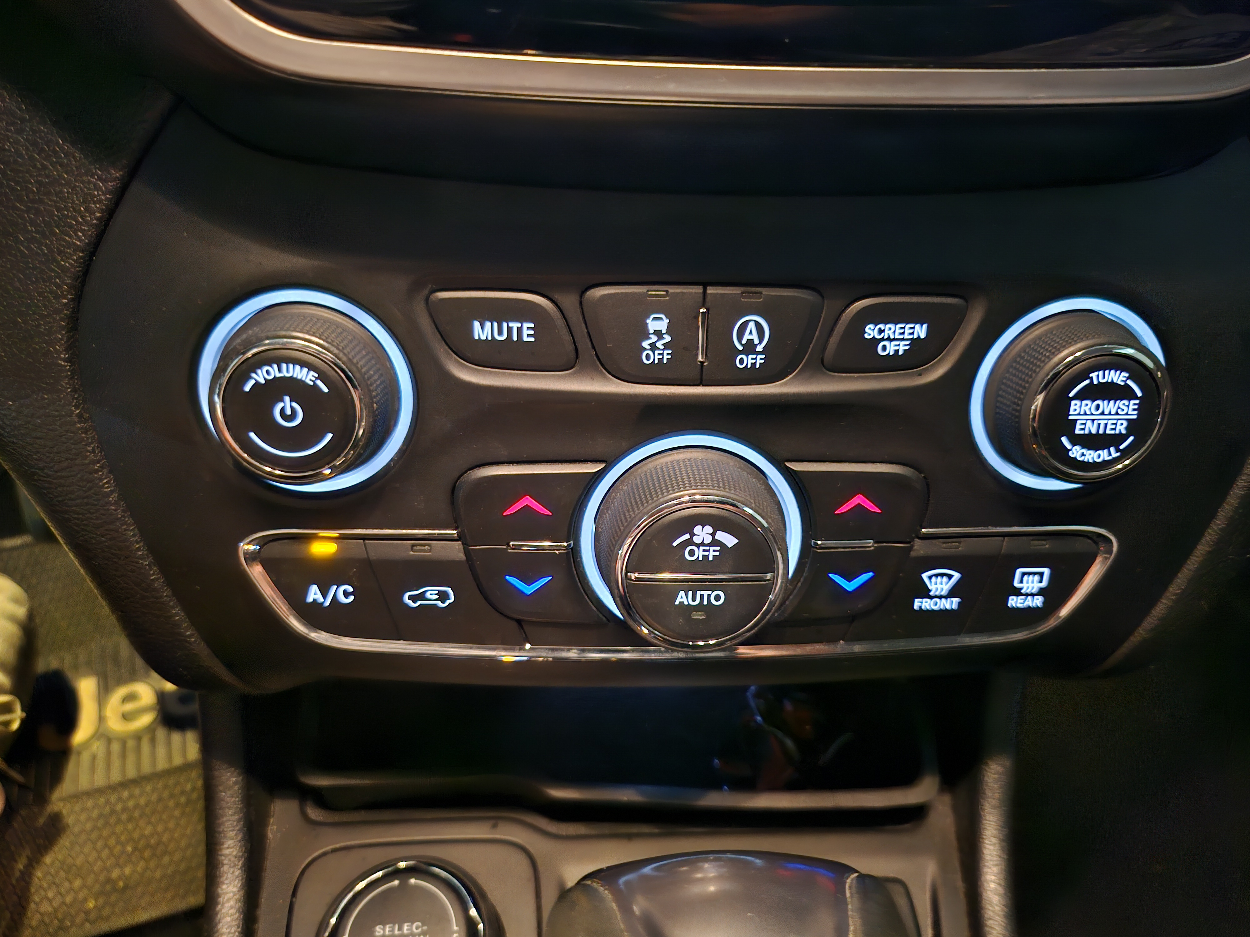 Used 2019 Jeep Cherokee Limited AWD/4WD image 11