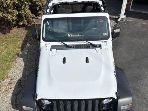 Used 2021 Jeep Wrangler Sport image 21