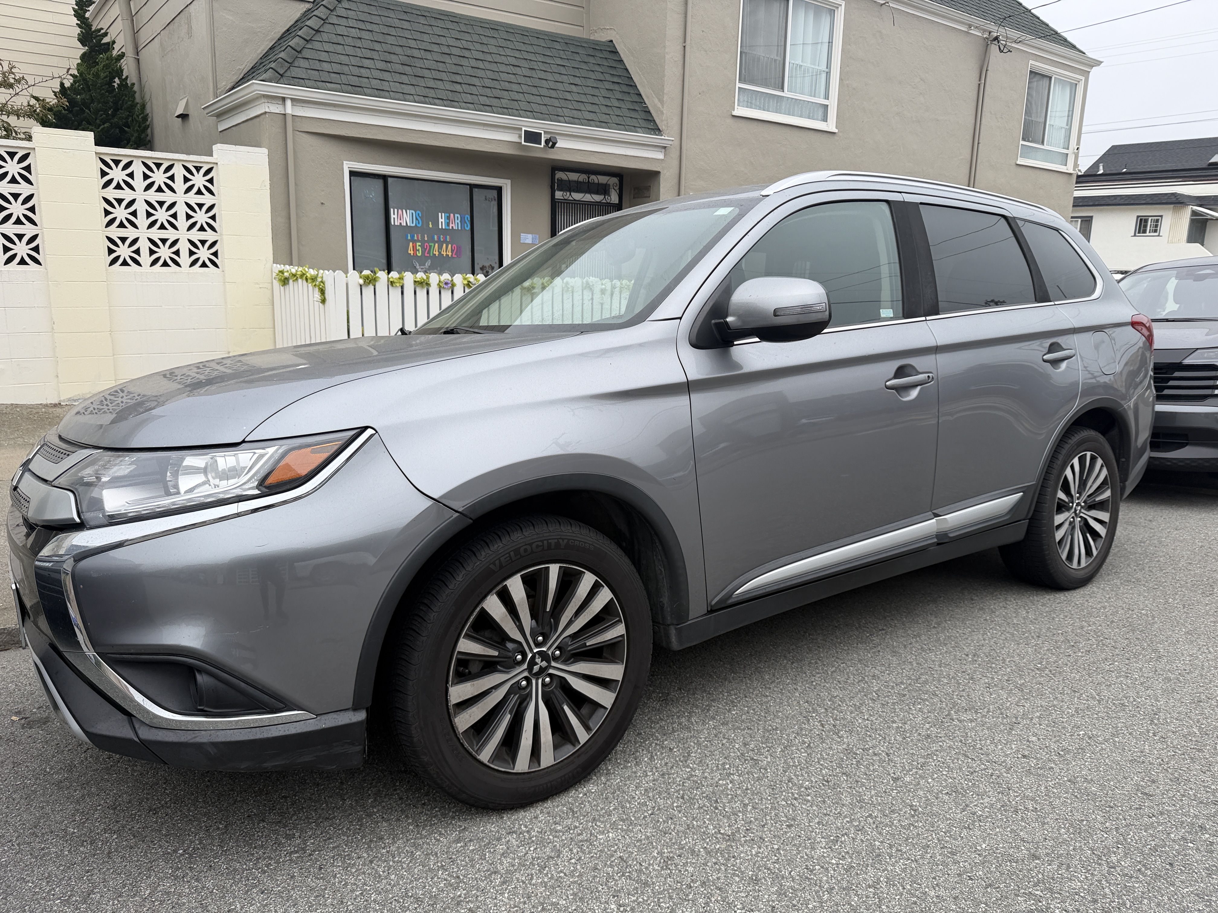 Used 2020 Mitsubishi Outlander SE AWD/4WD image 2