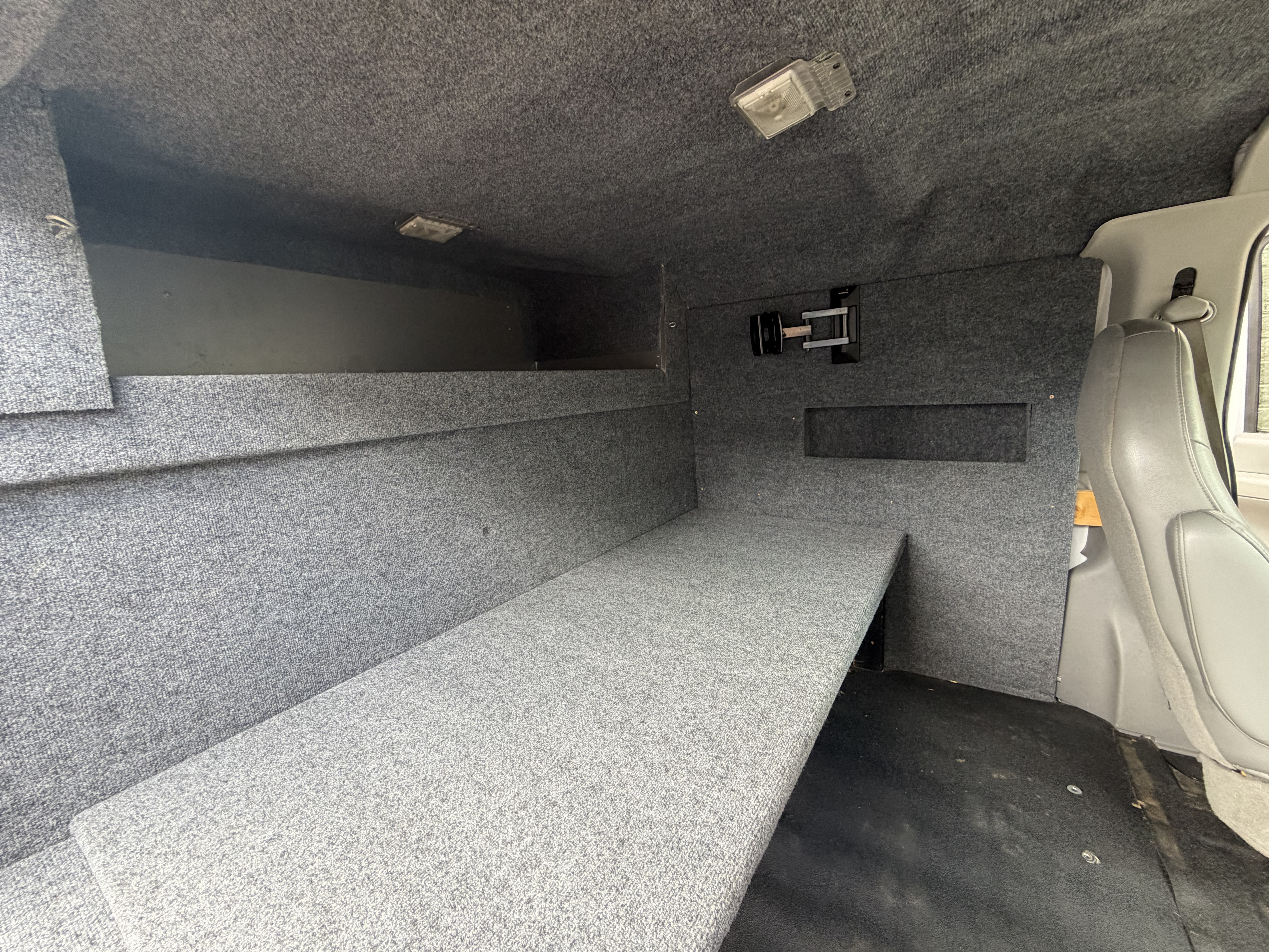 Used 2008 Ford E-150 and Econoline 150 Extended RWD image 21