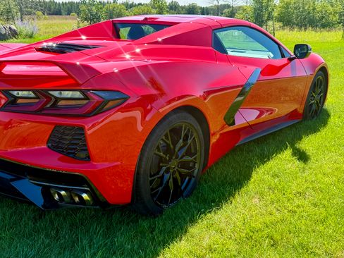 Used 2023 Chevrolet Corvette Stingray Premium Conv w/ Z51 Performance Package RWD image 12