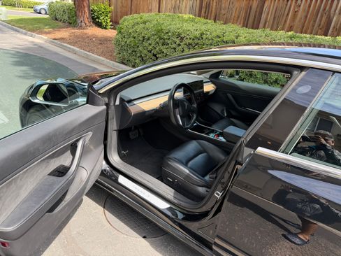 Used 2018 Tesla Model 3 Long Range image 8