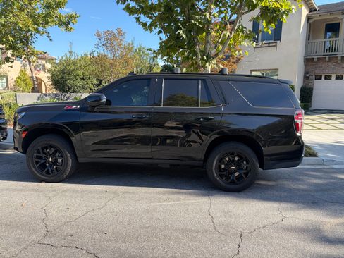 Used 2022 Chevrolet Tahoe Z71 w/ Luxury Package AWD/4WD image 4