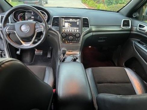 Used 2018 Jeep Grand Cherokee Altitude image 12