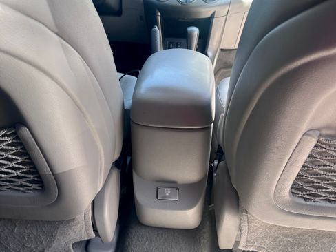 Used 2009 Toyota RAV4 Limited image 12