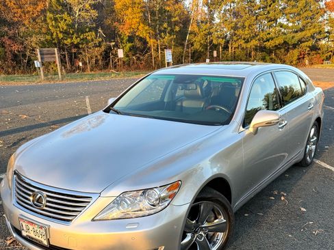 Used 2010 Lexus LS 460 L image 2