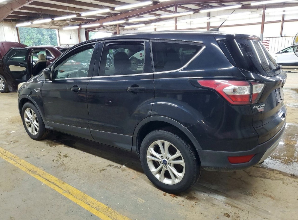 Used 2017 Ford Escape SE FWD image 1