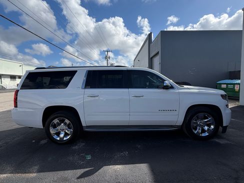 Used 2015 Chevrolet Suburban LTZ RWD image 2