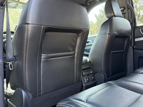 Used 2018 Ford Explorer Limited image 14