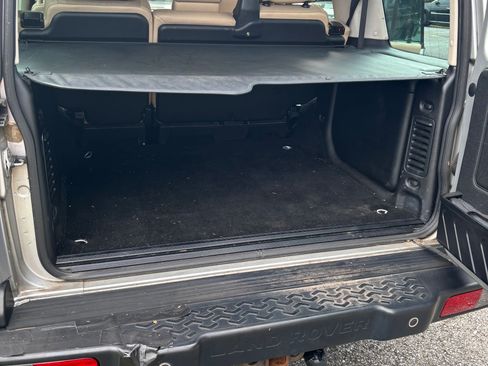 Used 2004 Land Rover Discovery SE image 13