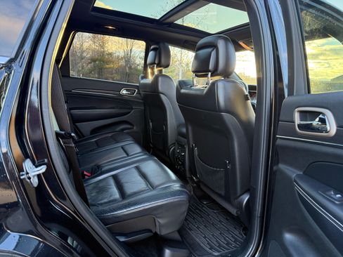 Used 2015 Jeep Grand Cherokee Limited w/ Luxury Group II AWD/4WD image 15