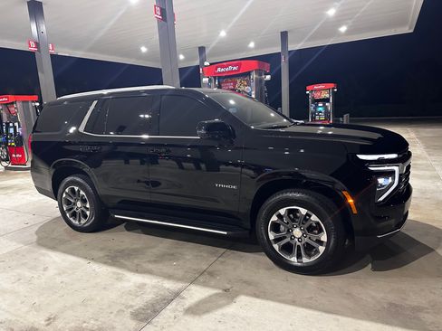 Used 2025 Chevrolet Tahoe LT w/ Comfort Package image 2