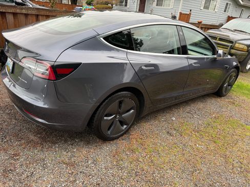 Used 2020 Tesla Model 3 Long Range image 11