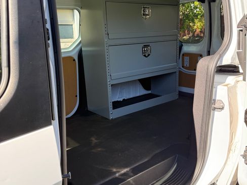 Used 2016 Ford Transit Connect XL image 11