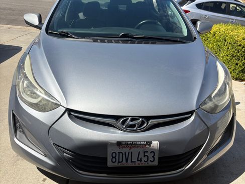 Used 2015 Hyundai Elantra SE FWD image 4