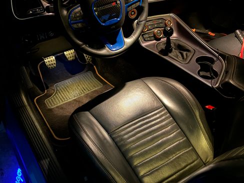 Used 2016 Dodge Challenger R/T Scat Pack RWD image 8