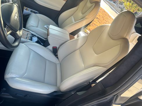 Used 2021 Tesla Model X Long Range image 12