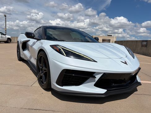 Used 2020 Chevrolet Corvette Stingray Preferred Cpe w/ 2LT Preferred Equipment Group RWD image 8