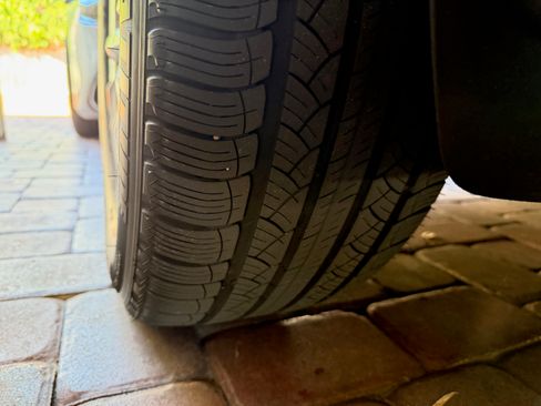 Used 2016 Volkswagen Touareg Sport image 27