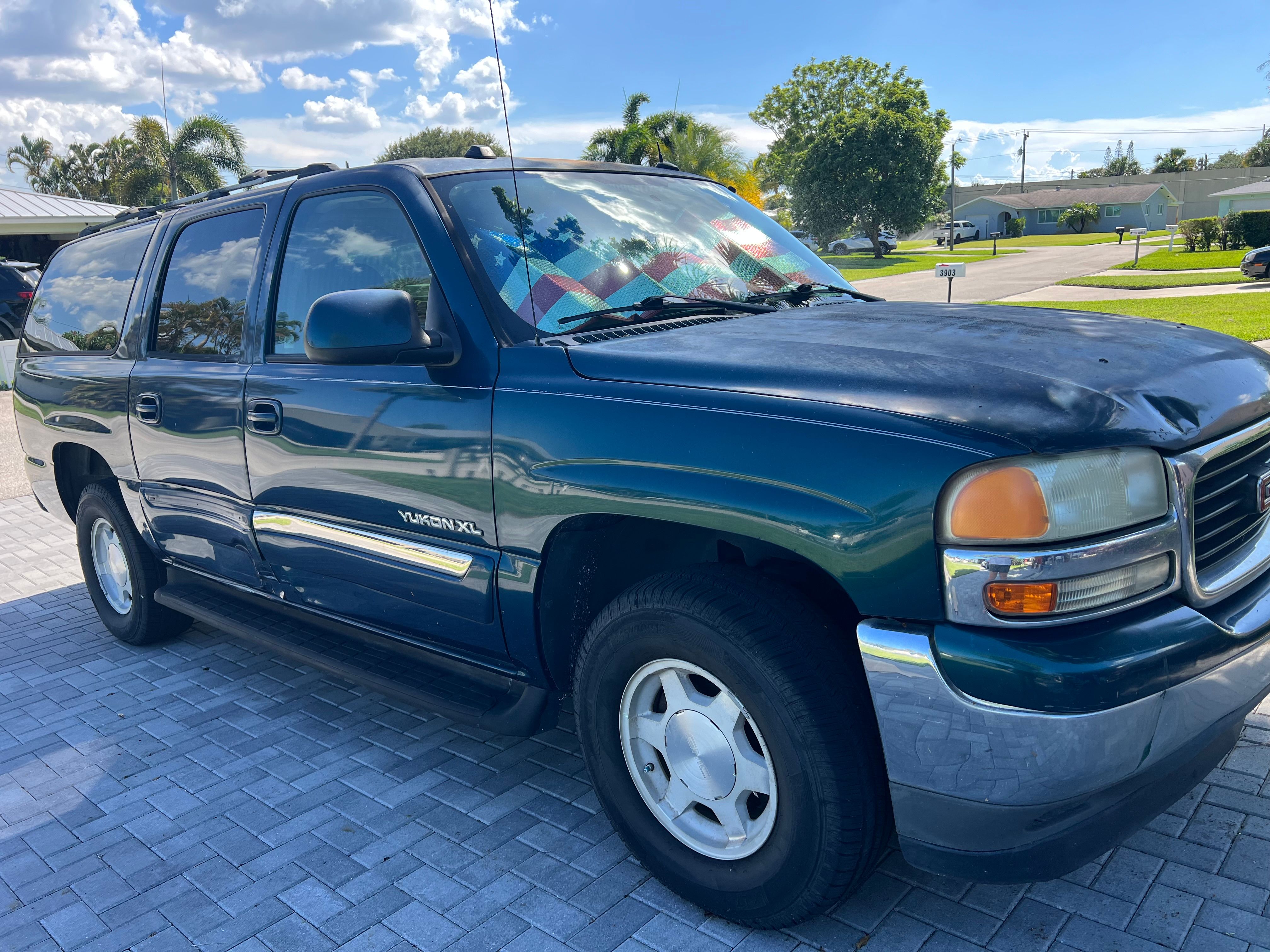 Used 2005 GMC Yukon XL SLT w/ SLT Preferred Equipment Group RWD image 5