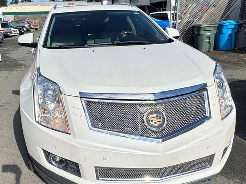 Used 2010 Cadillac SRX Premium image 2