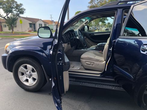 Used 2008 Toyota 4Runner Sport image 2