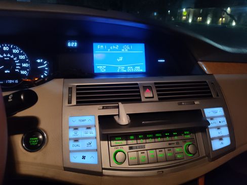 Used 2005 Toyota Avalon Limited image 11